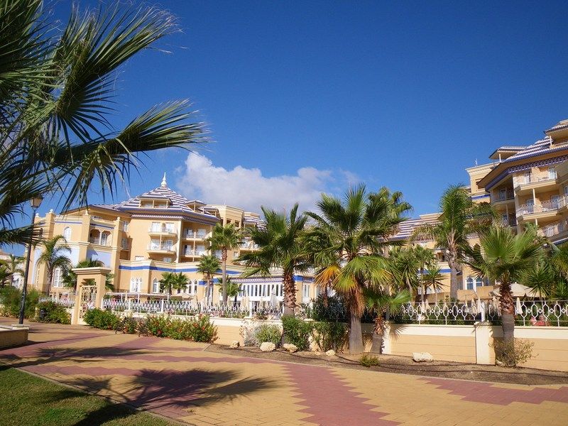Leo Jardines de Isla Canela Esterno foto