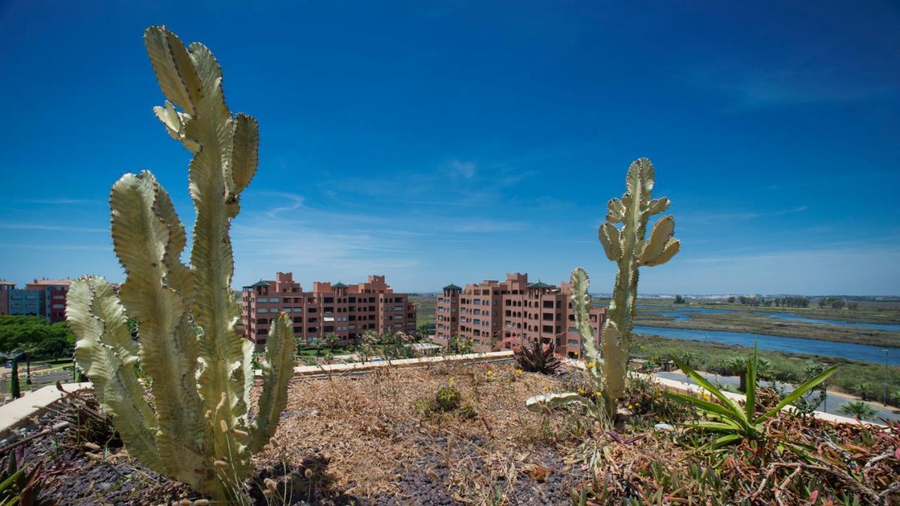 Leo Jardines de Isla Canela Esterno foto